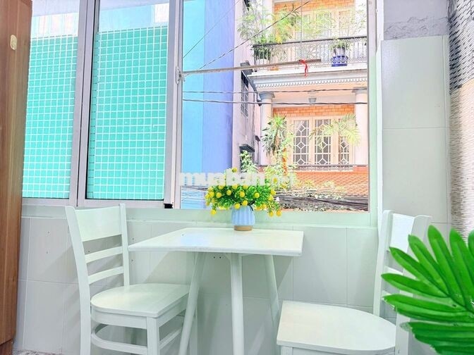 Phòng tách bếp ngay hẻm 3 Thành Thái - Tầng 1 Free xe - Siêu Hiếm