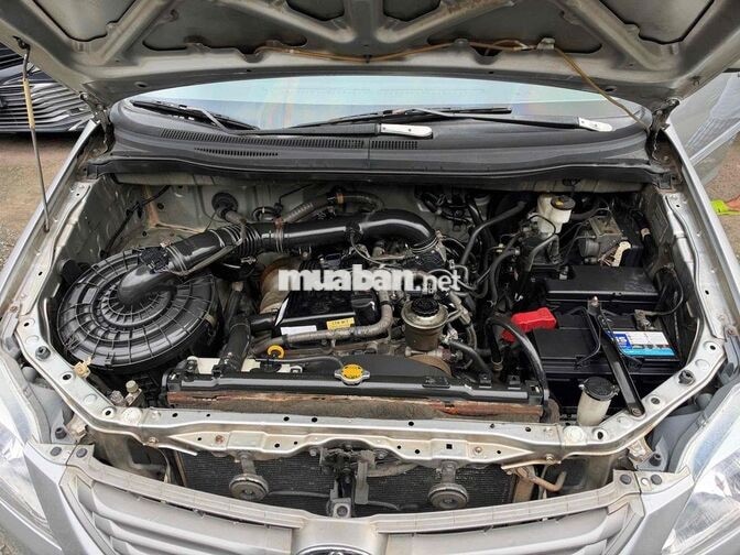 Toyota Innova 2012 Bạc