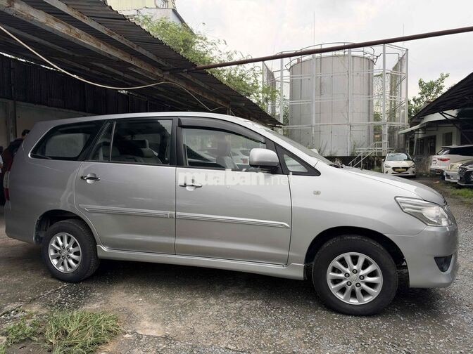 Toyota Innova 2012 Bạc