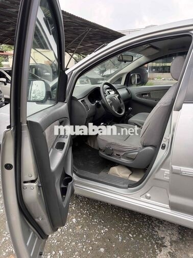 Toyota Innova 2012 Bạc