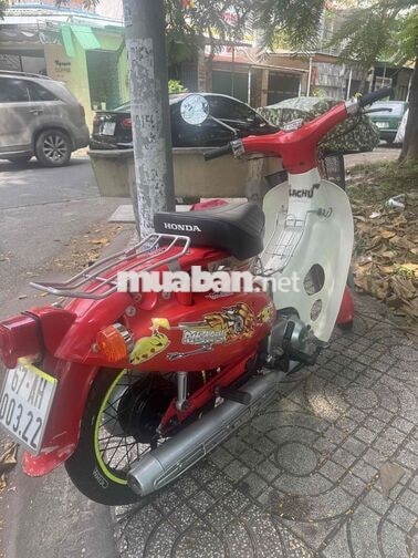 Honda Little Cub 50 màu đỏ