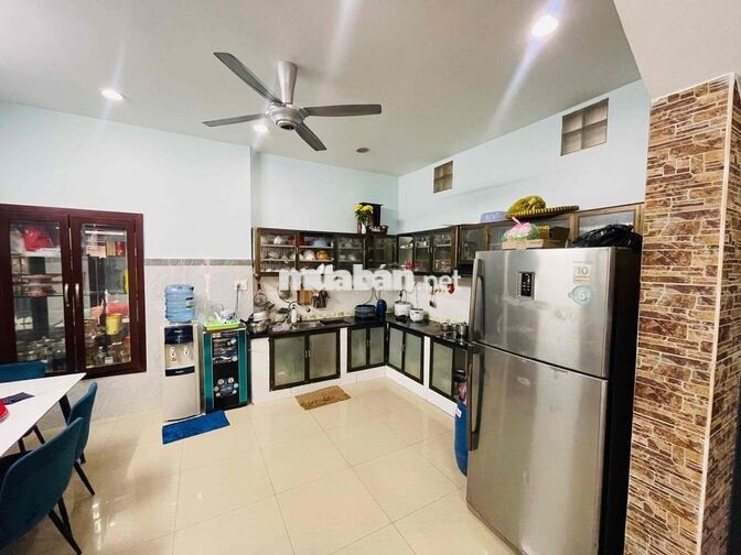Nhà hẻm 6m Thoại Ngọc Hầu Phú Thạnh Tân Phú 4 tầng 90m2 ( 5.3 x 17 ).