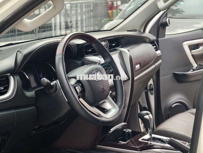 Toyota Fortuner 2019 Số Tự Động Máy Dầu Màu Trắng