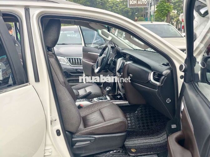 Toyota Fortuner 2019 Số Tự Động Máy Dầu Màu Trắng