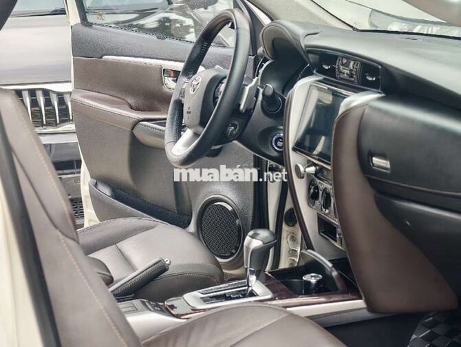 Toyota Fortuner 2019 Số Tự Động Máy Dầu Màu Trắng