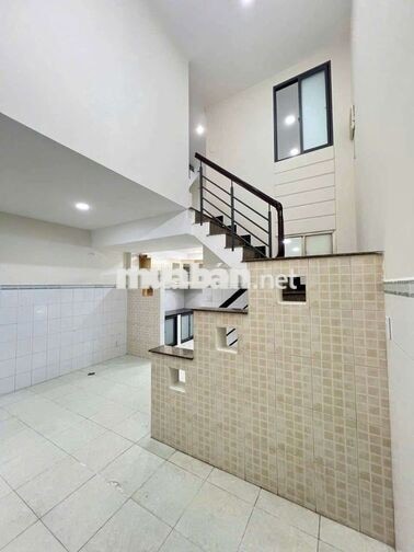 CHO THUE NHÀ HẺM 2 XE MÁY, 2 XET, TRẦN VĂN ĐANG Q.3