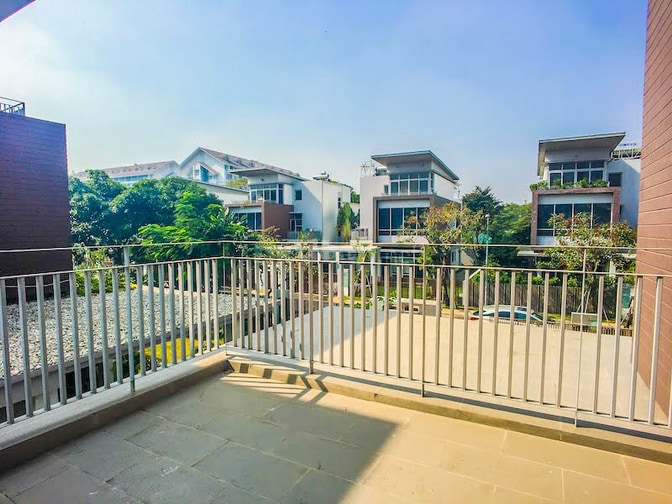 Bán biệt thự Riviera Cove 498m2, sân vườn rộng, 3 tầng, nội thất