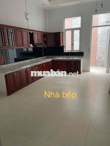 Cho thuê nhà mặt tiền đường lớn Tạ Quang Bửu Q8