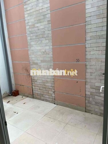 Cho thuê nhà mặt tiền đường lớn Tạ Quang Bửu Q8