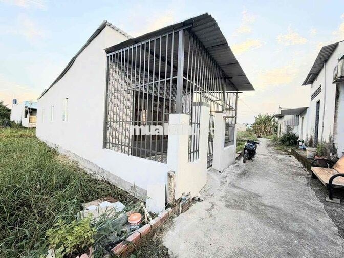 Nhà Cấp 4 Sổ Hồng Riêng 5 x 16m , 2 Phòng Ngủ Giá Rẻ Còn Thương Lượng
