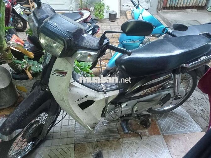 Honda Dream 2014 màu đen trắng