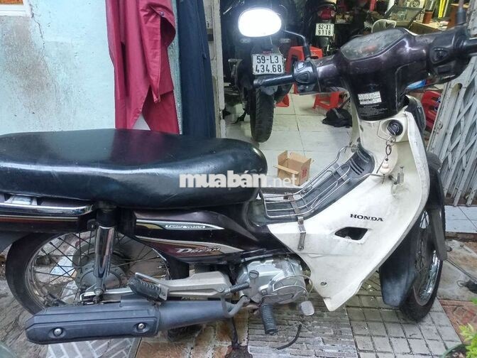 Honda Dream 2014 màu đen trắng