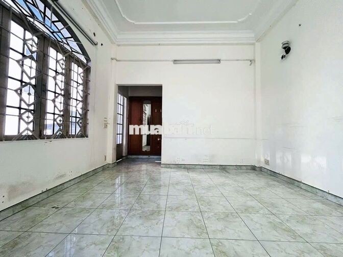Góc 2 Mặt Tiền Trần Khác Chân -Phan Đình Phùng 400m2 Xe tải đậu được 