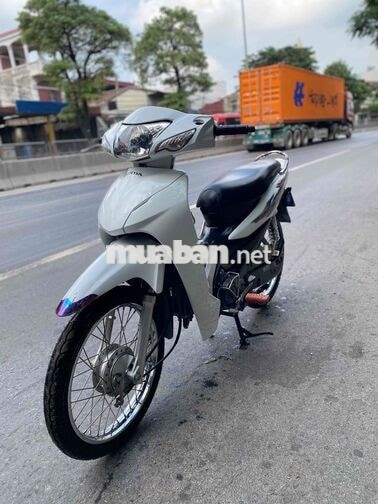 Honda Wave Alpha màu trắng