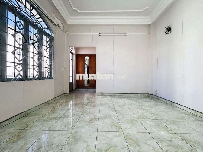 Góc 2 Mặt Tiền Trần Khác Chân -Phan Đình Phùng 400m2 Xe tải đậu được 