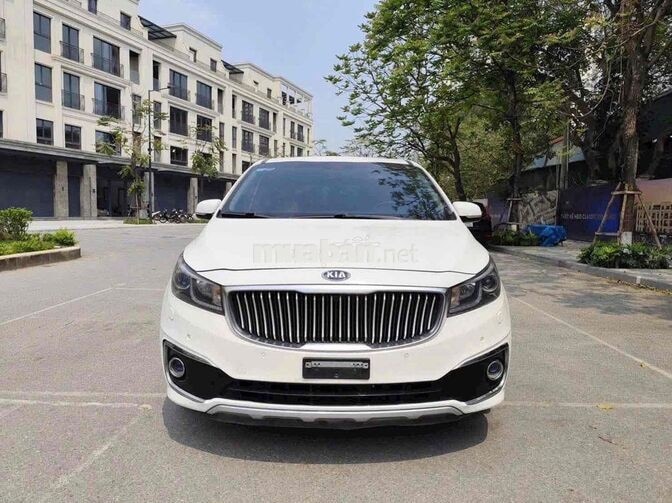 Kia Sedona 2018 2.2 dầu tự động trắng