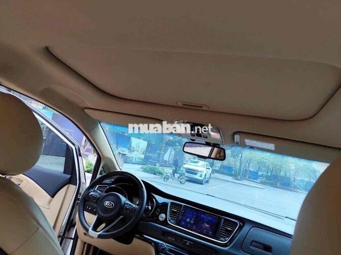 Kia Sedona 2018 2.2 dầu tự động trắng