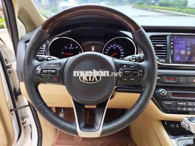 Kia Sedona 2018 2.2 dầu tự động trắng