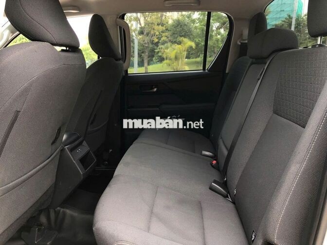 Toyota Hilux 2.8 Pro 2025 đăng ký 2026