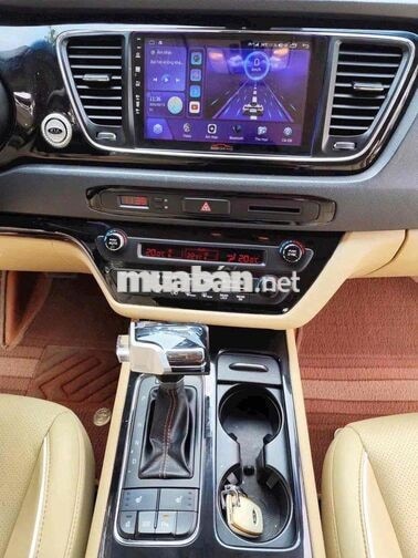 Kia Sedona 2018 2.2 dầu tự động trắng
