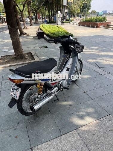HONDA WAVE 100 MÀU BẠC