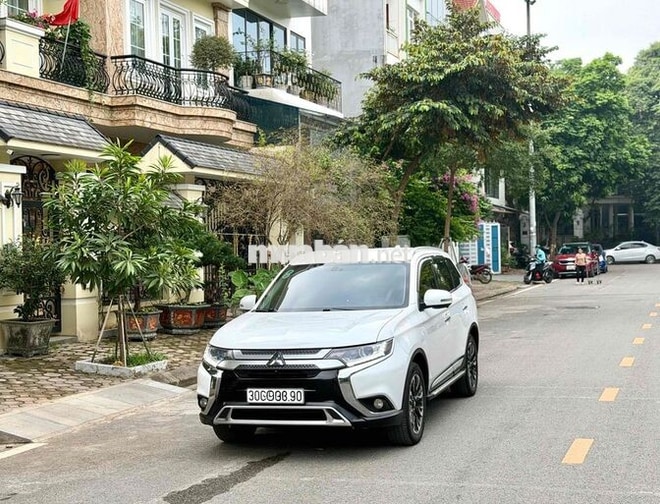 Mitsubishi Outlander 2020 2.0 CVT Trắng