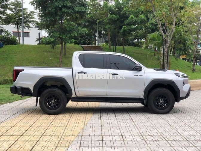 Toyota Hilux 2.8 Pro 2025 đăng ký 2026