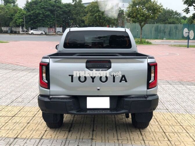 Toyota Hilux 2.8 Pro 2025 đăng ký 2026
