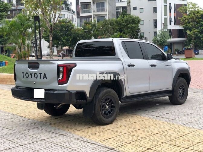 Toyota Hilux 2.8 Pro 2025 đăng ký 2026