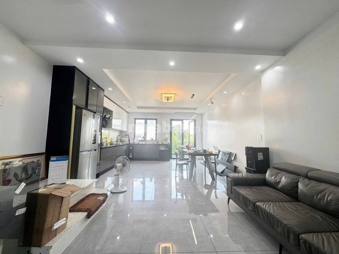 Nhà 4 TẦNG Quận 2 - gần trăm mết vuông, khu dân cư cao cấp