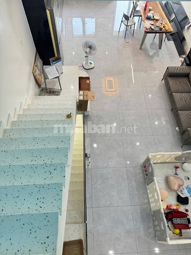 Nhà 4 TẦNG Quận 2 - gần trăm mết vuông, khu dân cư cao cấp