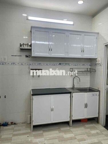 Nguyên căn Lạc Long Quân Q11- 2 pn - 5.5 triệu:tháng