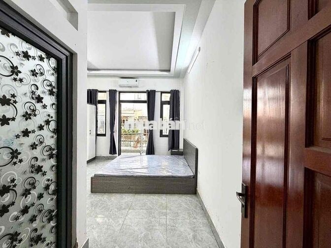 BAN CÔNG - FULL NỘI THẤT - ĐI BỘ QUA CÔNG VIÊN PHẦN MỀM