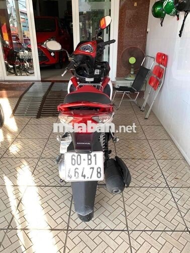 Honda Air Blade xe máy tay ga đỏ trắng đen