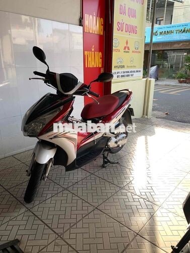 Honda Air Blade xe máy tay ga đỏ trắng đen