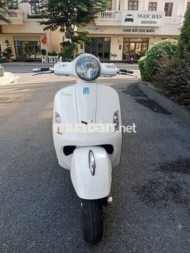 Piaggio Vespa GTS 125 2015 màu trắng