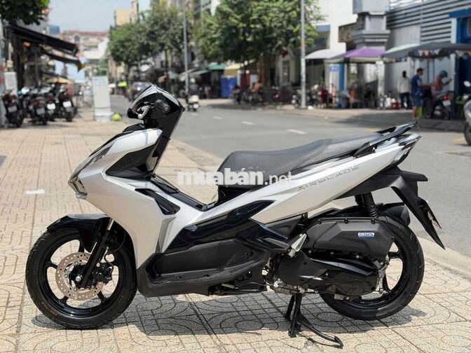 Air Blade 2023 125cc Bạc đen bstp chính chủ