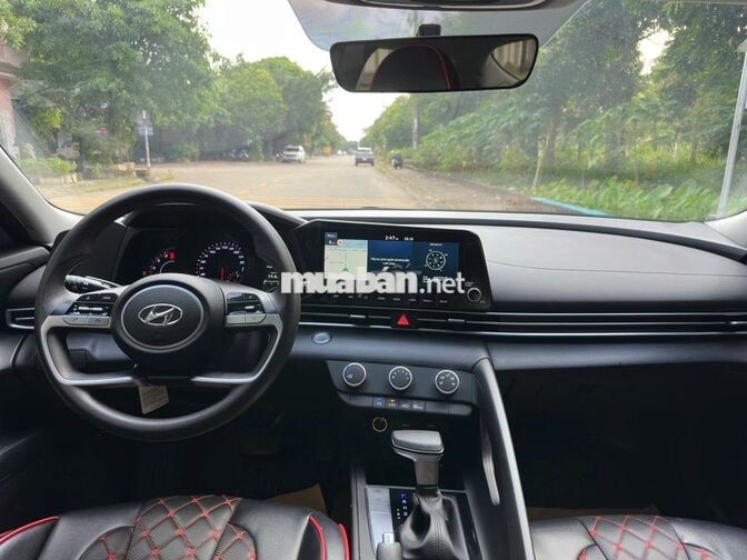 Hyundai Elantra 2023 1.6 Tiêu chuẩn 20.000 km