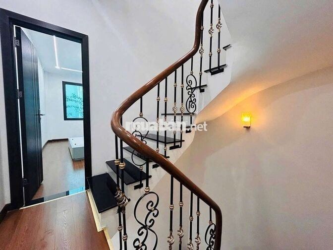 (Hoa Hậu 12tr) 46mx4T 4PN full đồ Nguyễn Ngọc Vũ 3 nhà ra phố KD on
