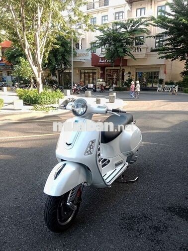 Piaggio Vespa GTS 125 2015 màu trắng