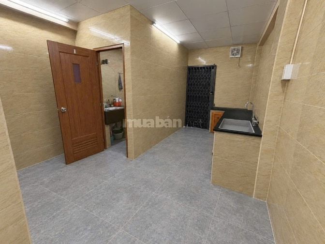 Bán nhà HXH vị trí đẹp, đường Nguyễn Văn Nghi chỉ cách mặt tiền đường 