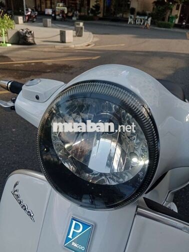 Piaggio Vespa GTS 125 2015 màu trắng