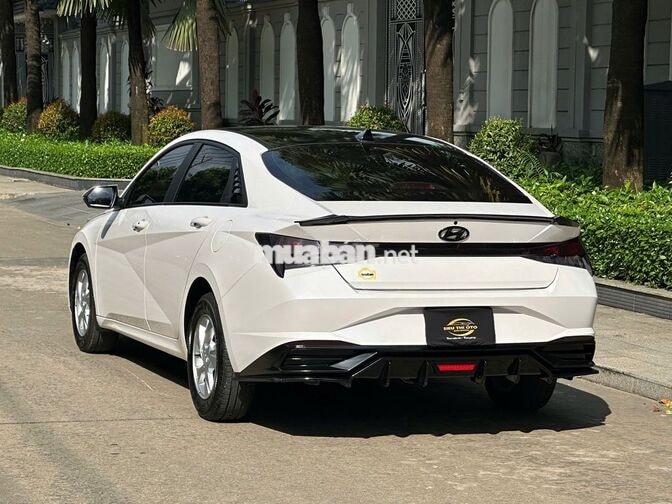 Hyundai Elantra 2023 1.6 Tiêu chuẩn 20.000 km