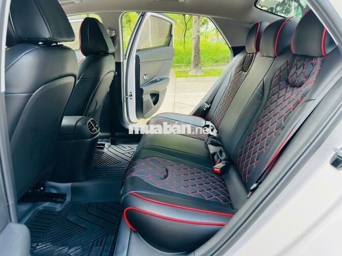 Hyundai Elantra 2023 1.6 Tiêu chuẩn 20.000 km