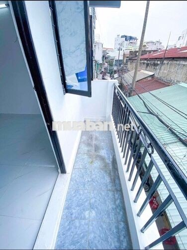 ~3 tỷ - Quận 11, Đường Đội Cung. Nhà 3 tầng ở ngay. Hẻm ô tô thông.