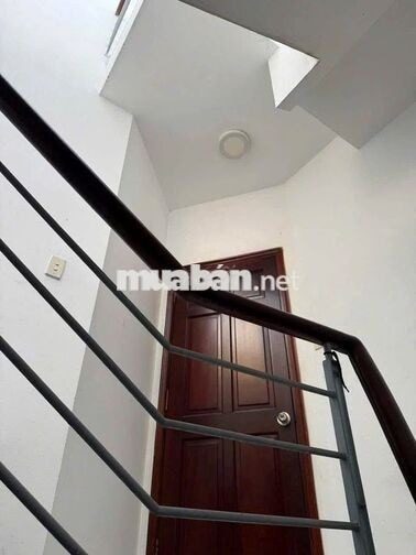 Mặt Tiền Hồ Văn Huê Ngang 4,5m DTSD 200m2 3 Tầng Gần Hoàng Văn Thụ