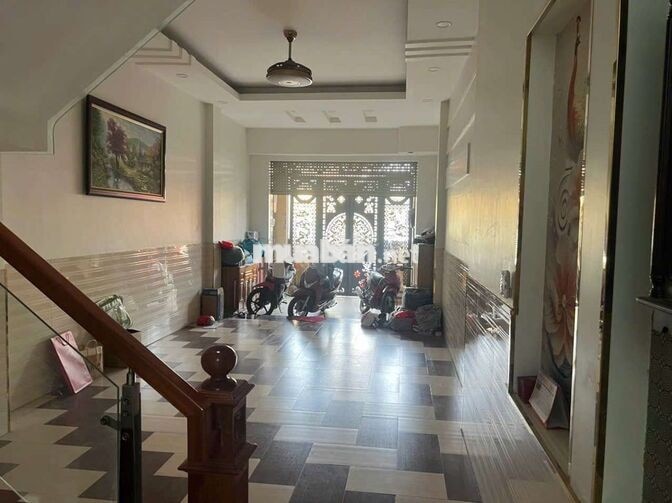 4x19m 3 lầu tại ttn18 có nội thất 4 máy lạnh 6pn 5wc 