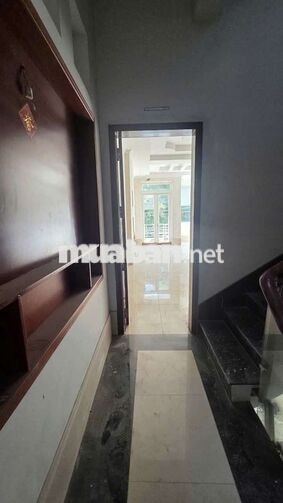  cho thuê nhà PTTN .khu 10ha .DT 4,2 x20.1 trệt 3lầu 5PN 4WS giá 15 tr