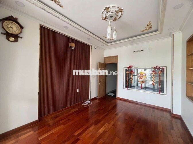 4x19m 3 lầu tại ttn18 có nội thất 4 máy lạnh 6pn 5wc 