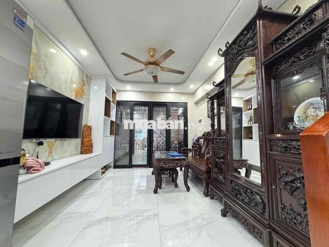 Lô góc phố Lý Nam Đế 30m2 x5T giá 3.7 tỷ sổ CC có TL bao QH 3 thoáng n